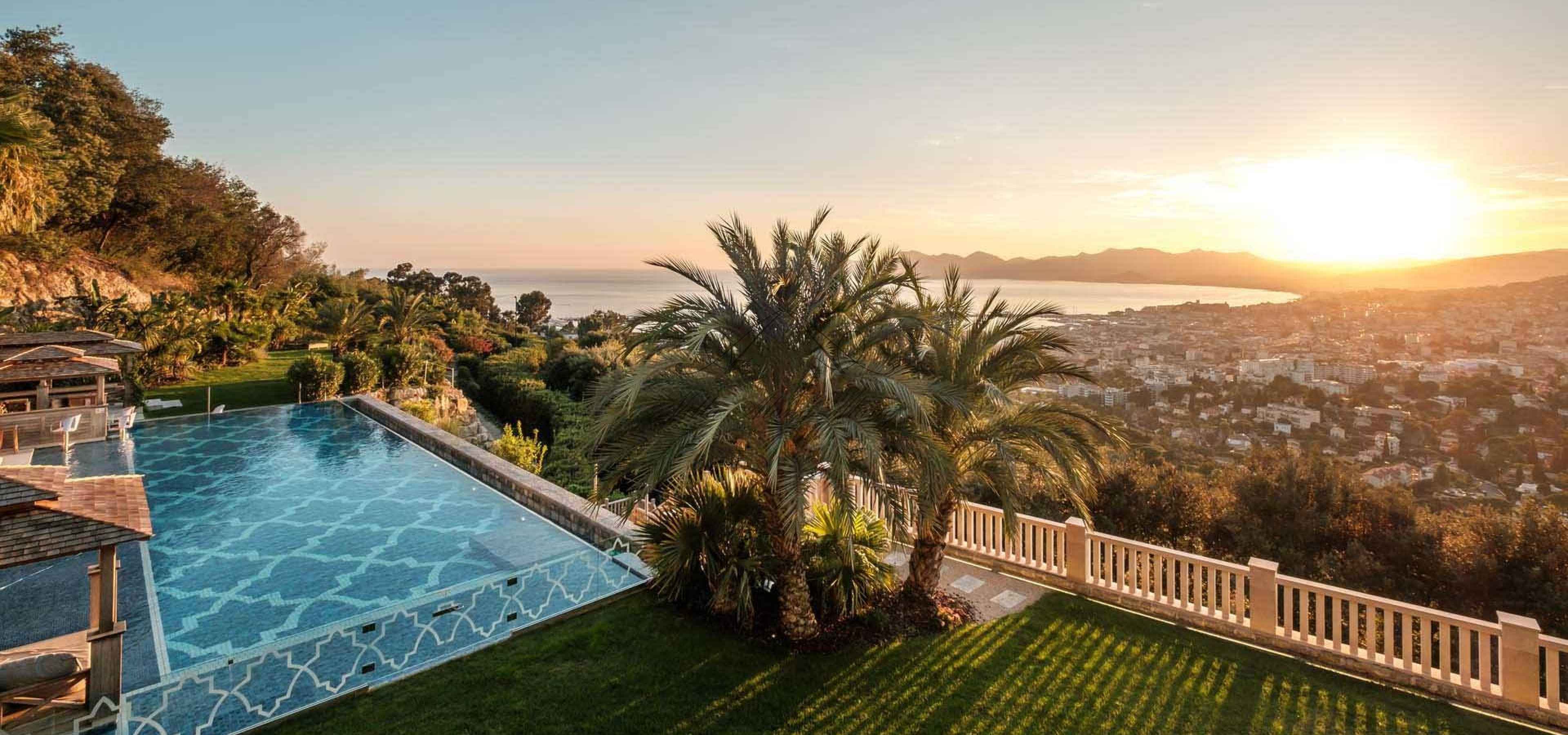 Exclusive Waterfront Villa In Cannes: Unforgettable Luxury Retreat